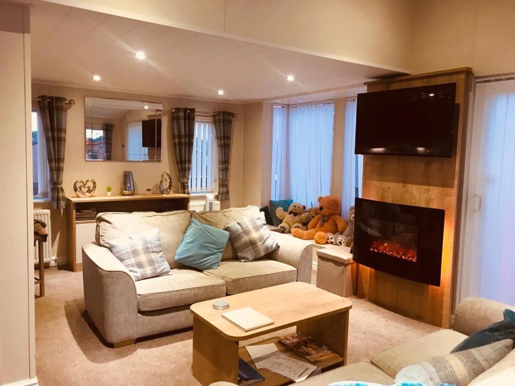 Hot Tub Hols In Bear Lodge With Roof Terrace Tattershall Εξωτερικό φωτογραφία